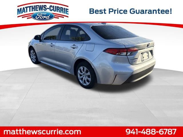 Used 2024 Toyota Corolla SE image 2