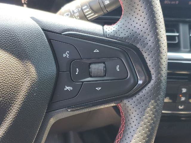 Used 2025 Chevrolet Trax RS FWD image 11