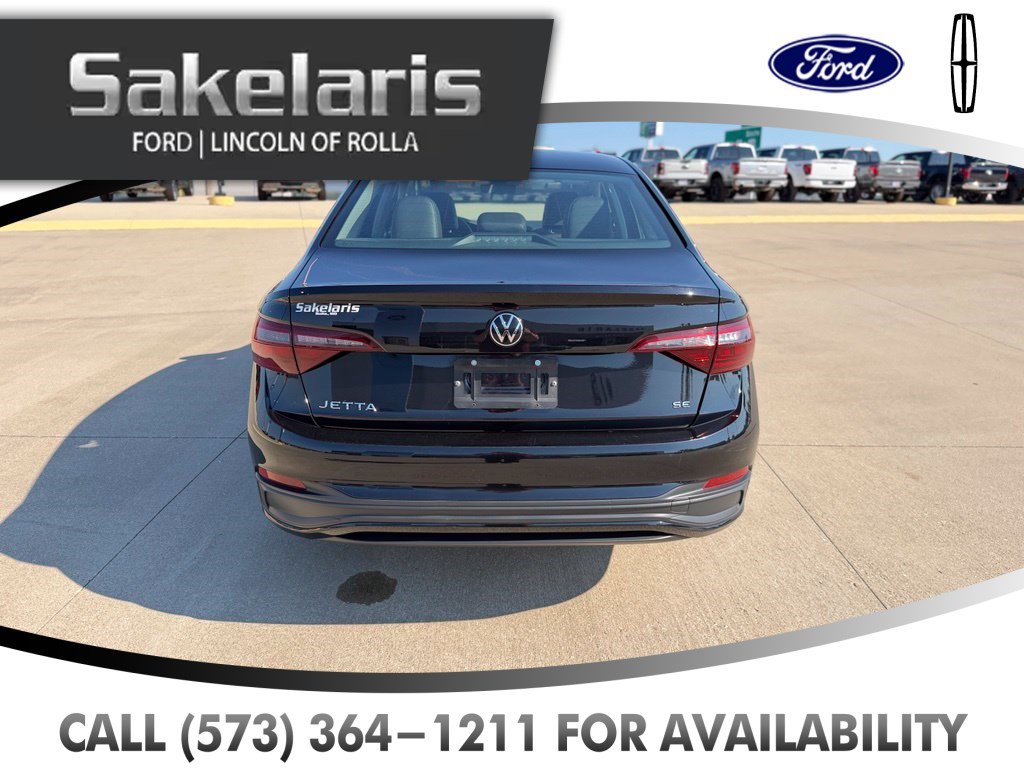 Used 2024 Volkswagen Jetta SE FWD image 6