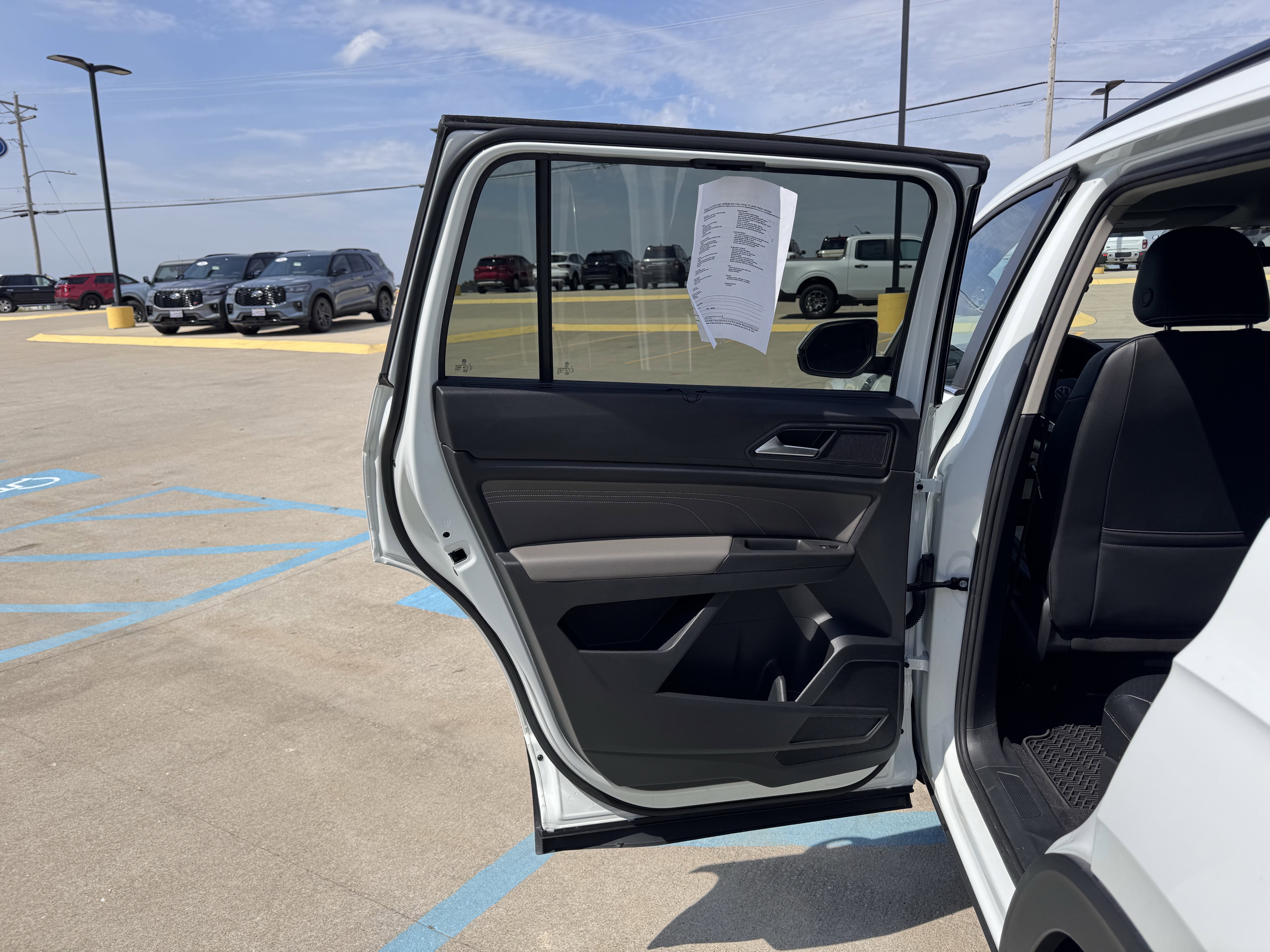 Used 2022 Volkswagen Atlas SE image 27