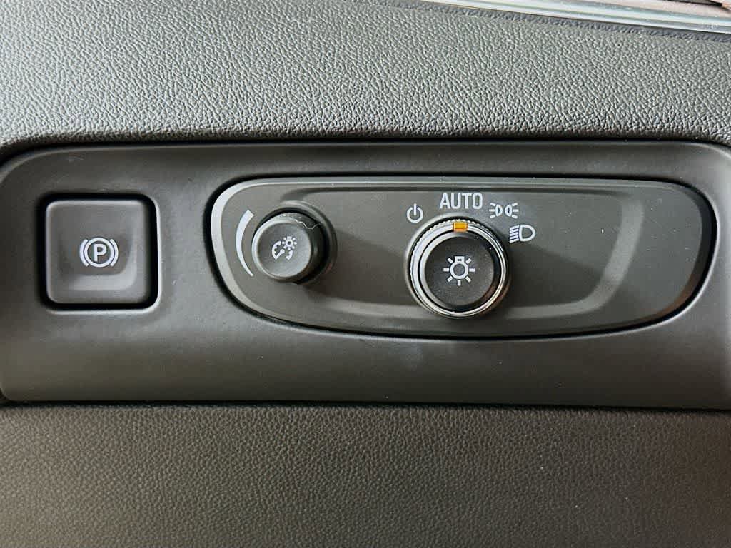 Used 2021 Buick Enclave Avenir w/ Avenir Technology Package FWD image 27