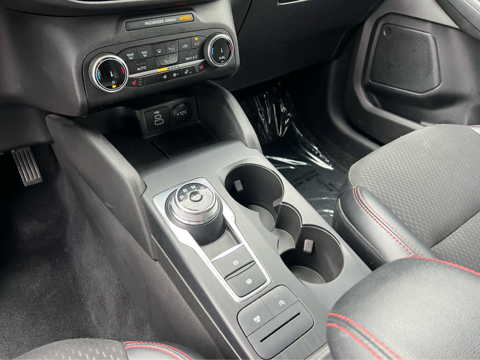 Certified 2025 Ford Escape ST-Line Select AWD/4WD image 37