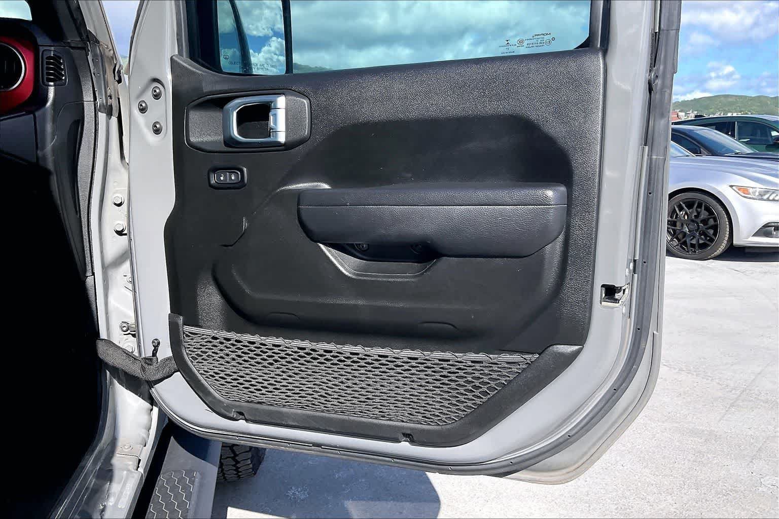 Used 2022 Jeep Wrangler Rubicon w/ LED Lighting Group AWD/4WD image 28