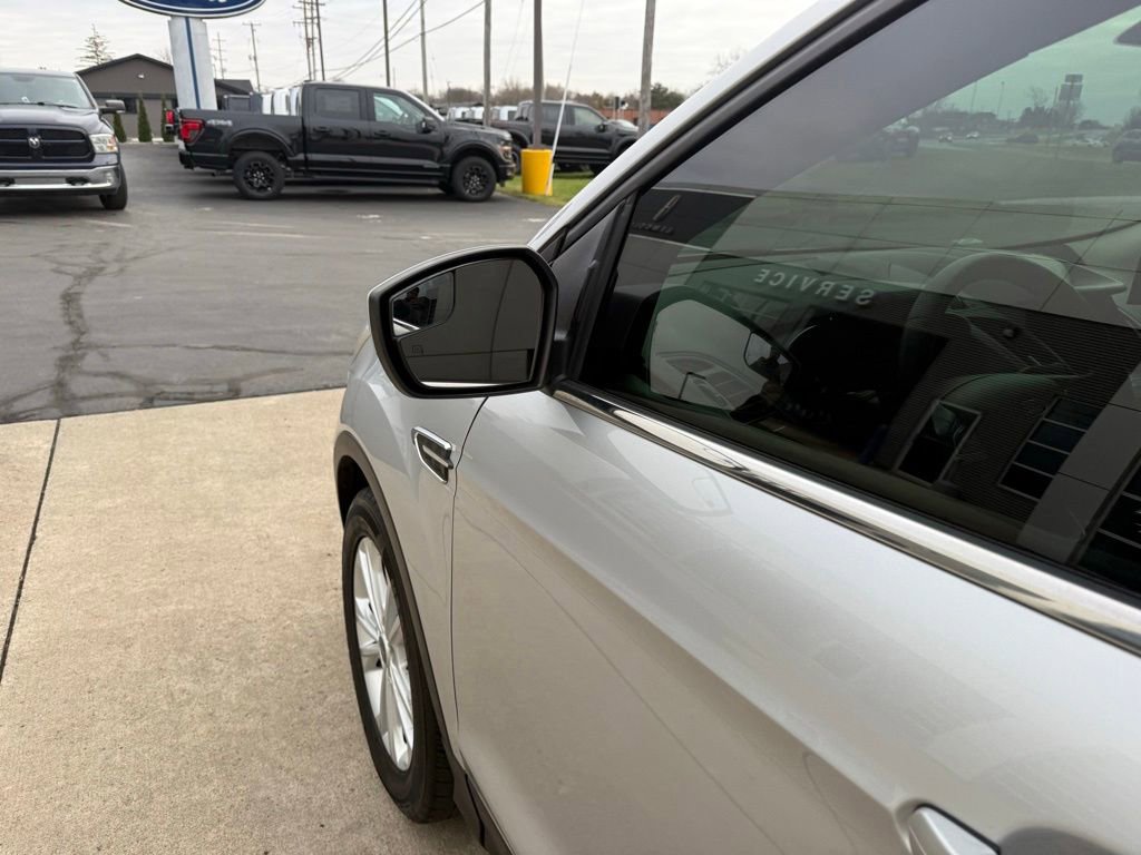 Certified 2019 Ford Escape SEL image 17