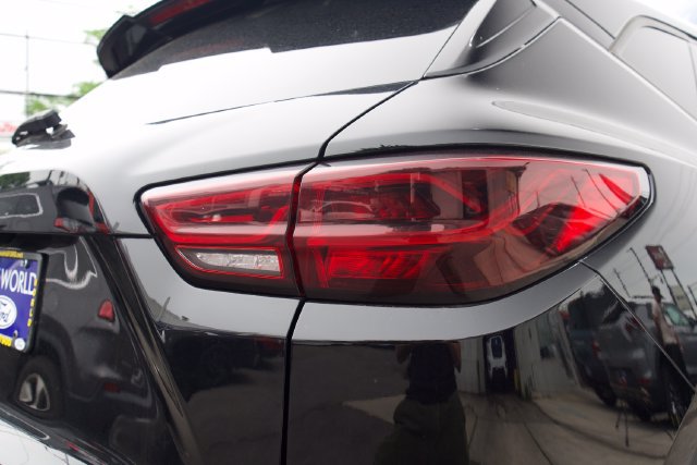 Used 2025 Chevrolet Blazer LT FWD image 12