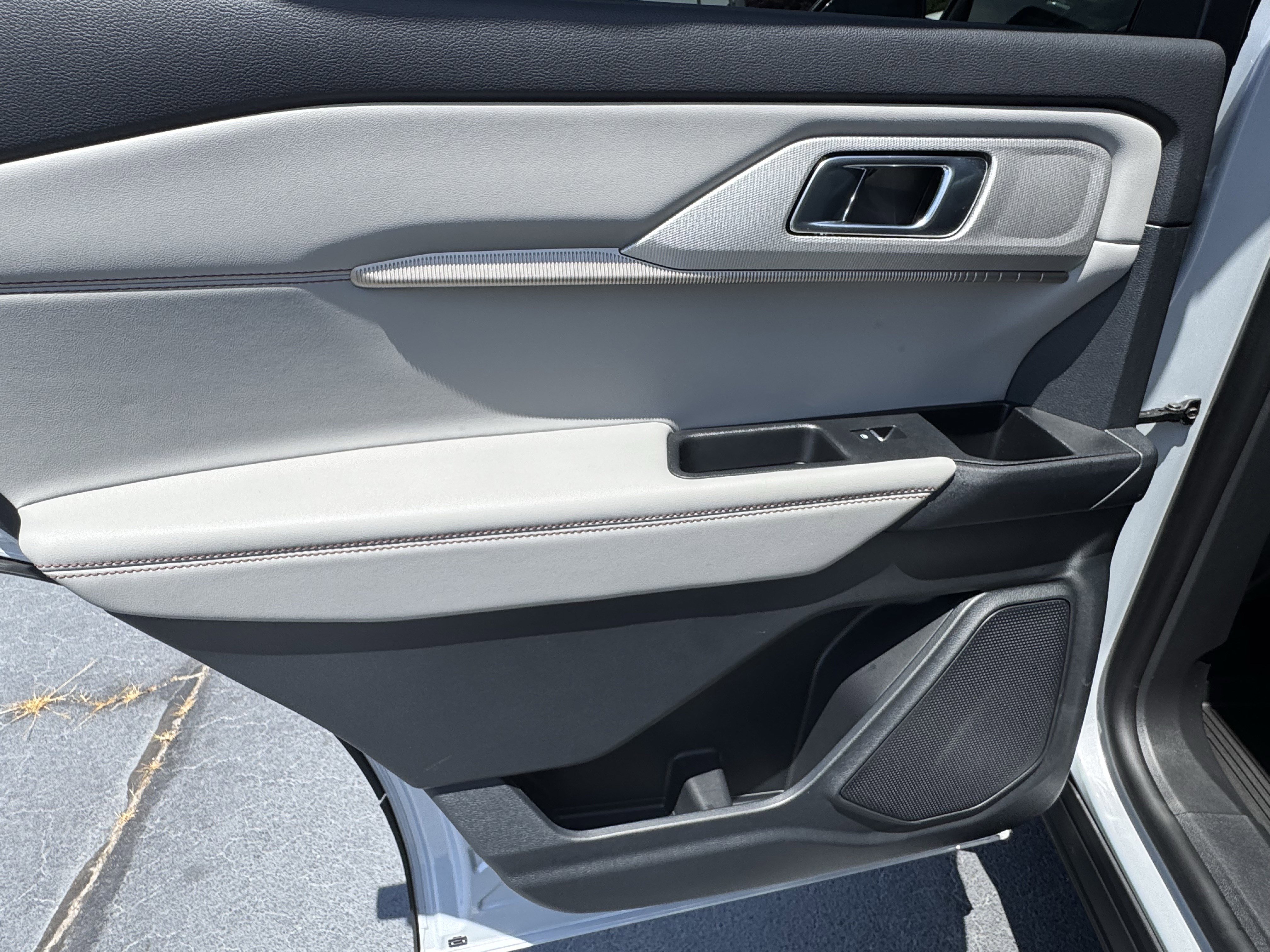 Certified 2026 Ford Explorer Active w/ Active Comfort Package RWD image 25