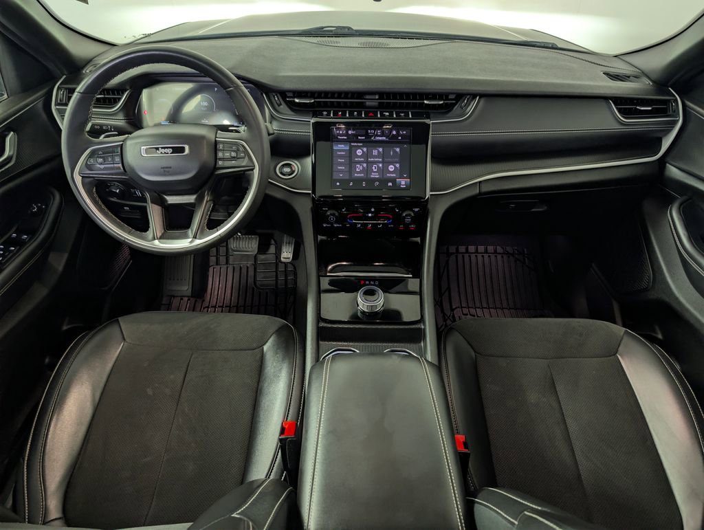 Used 2023 Jeep Grand Cherokee Altitude AWD/4WD image 15