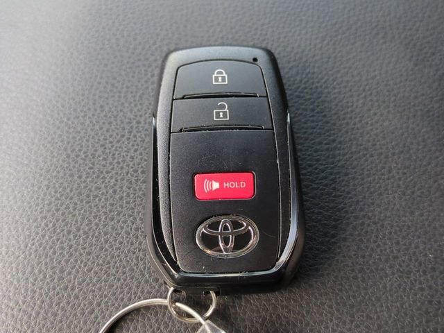 Used 2025 Toyota Tacoma SR5 AWD/4WD image 27