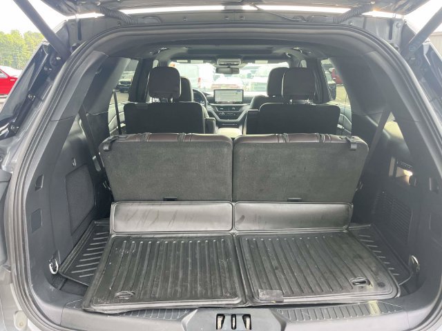 Certified 2025 Ford Explorer Platinum w/ Ultimate Package RWD image 12