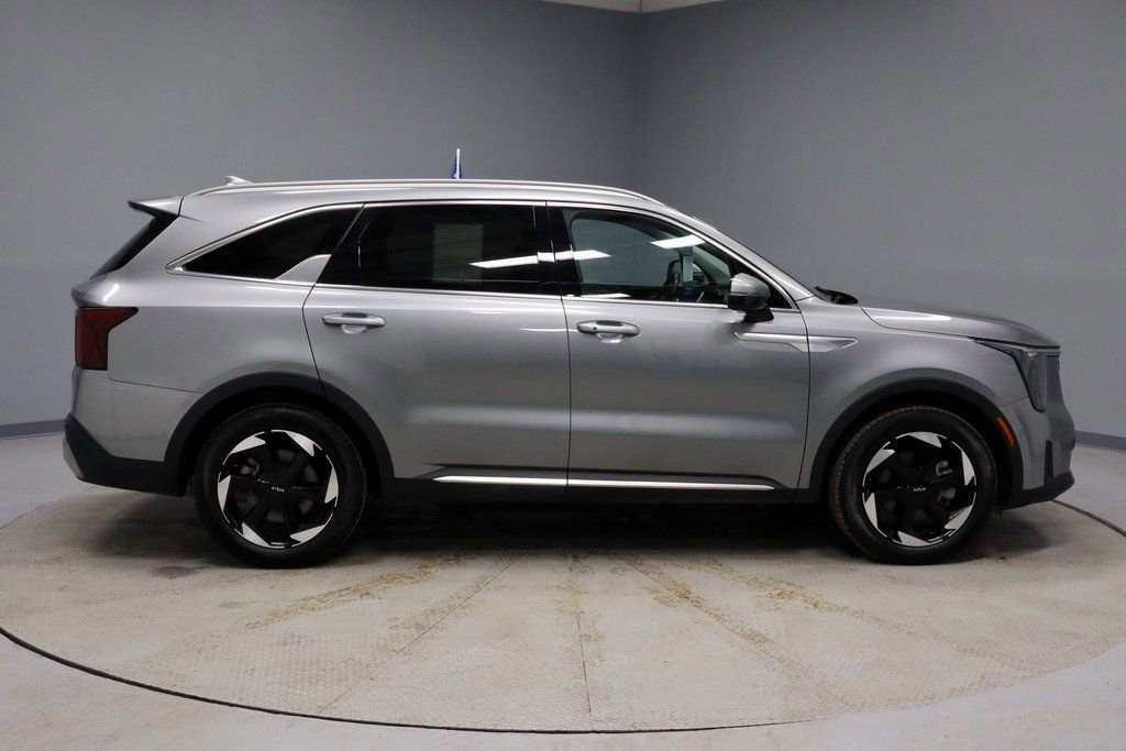 Used 2025 Kia Sorento EX image 6