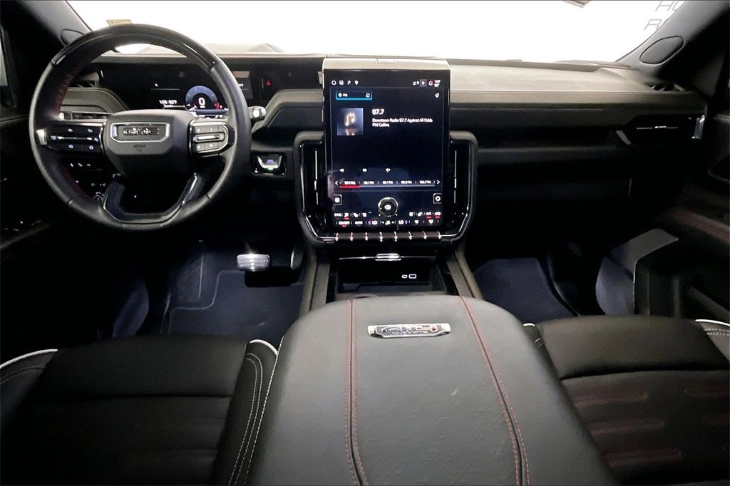 Used 2025 GMC Yukon AT4 Ultimate image 11