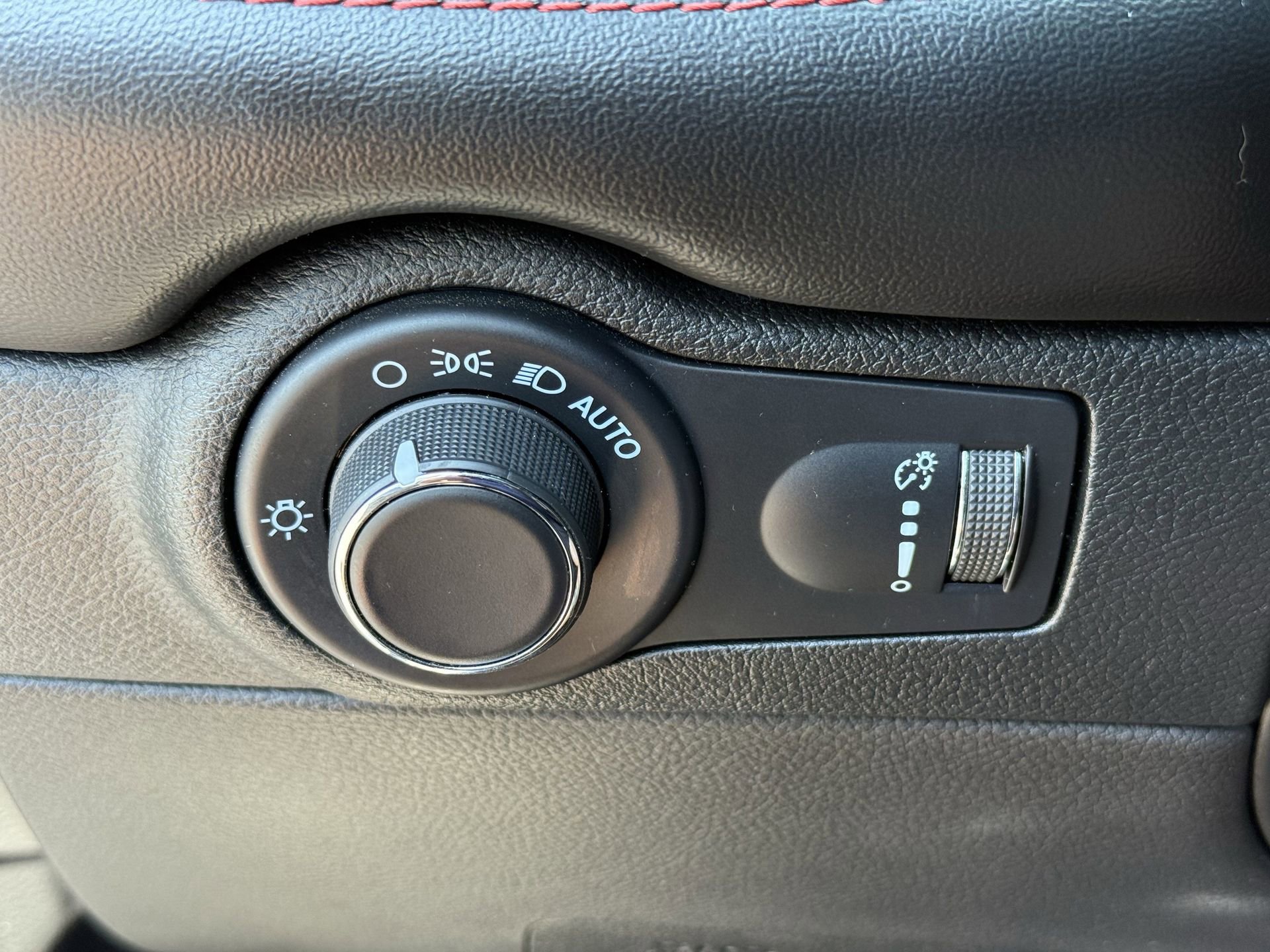 Used 2023 Dodge Durango GT image 21