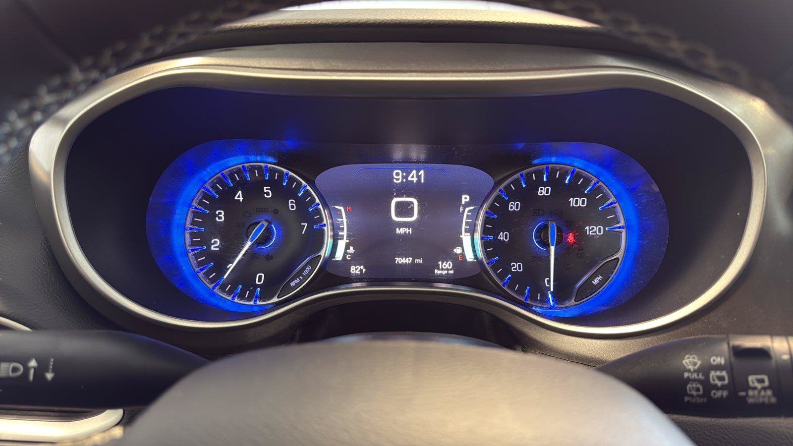 Used 2022 Chrysler Pacifica Touring-L FWD image 14