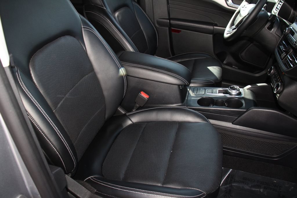 Certified 2022 Ford Escape SEL FWD image 28