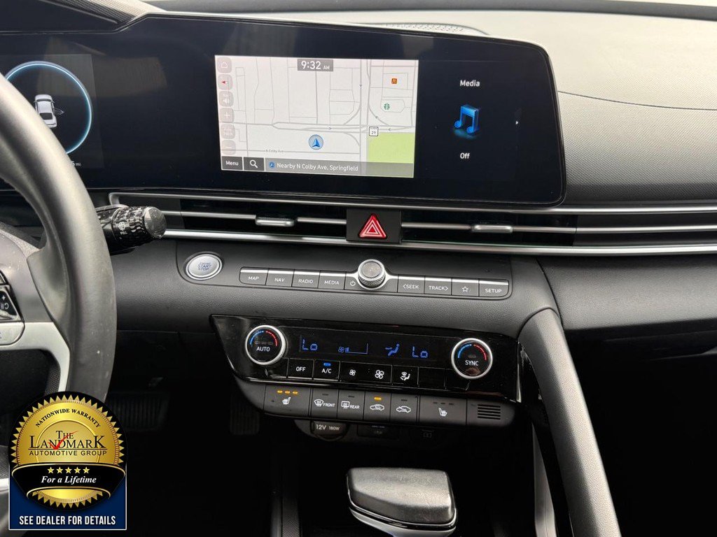 Used 2025 Hyundai Elantra SEL FWD image 19