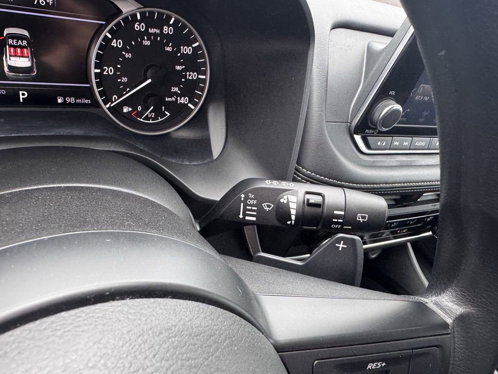 Used 2023 Nissan Rogue S image 15