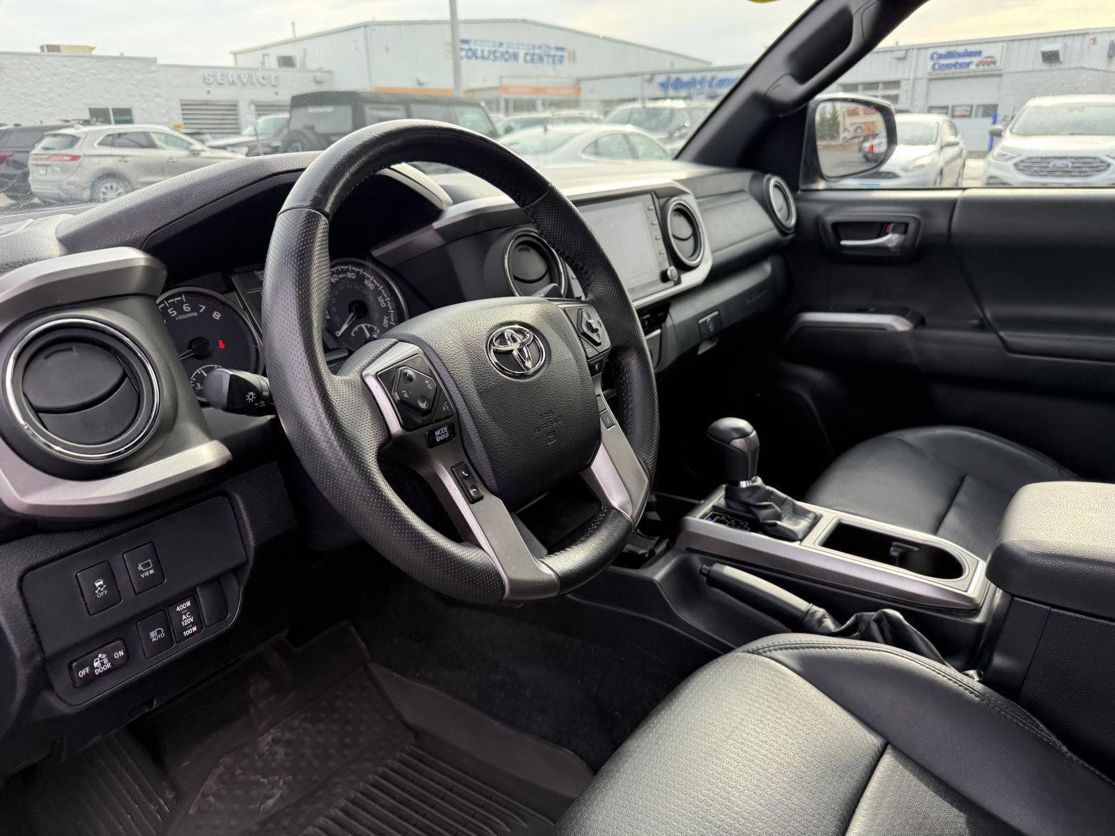 Used 2023 Toyota Tacoma Limited image 11