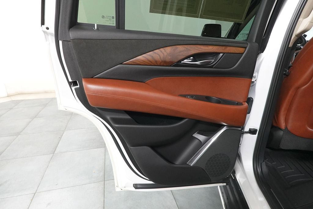 Used 2020 Cadillac Escalade Luxury AWD/4WD image 30