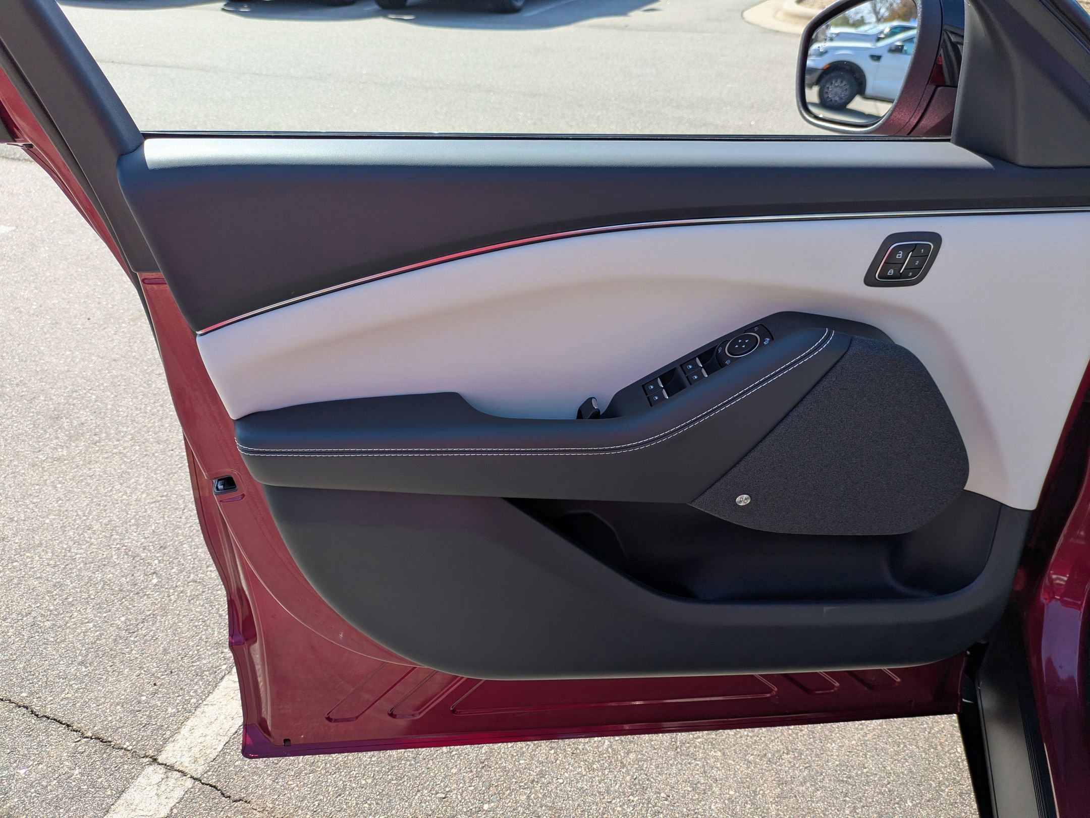 Certified 2025 Ford Mustang Mach-E Premium image 16