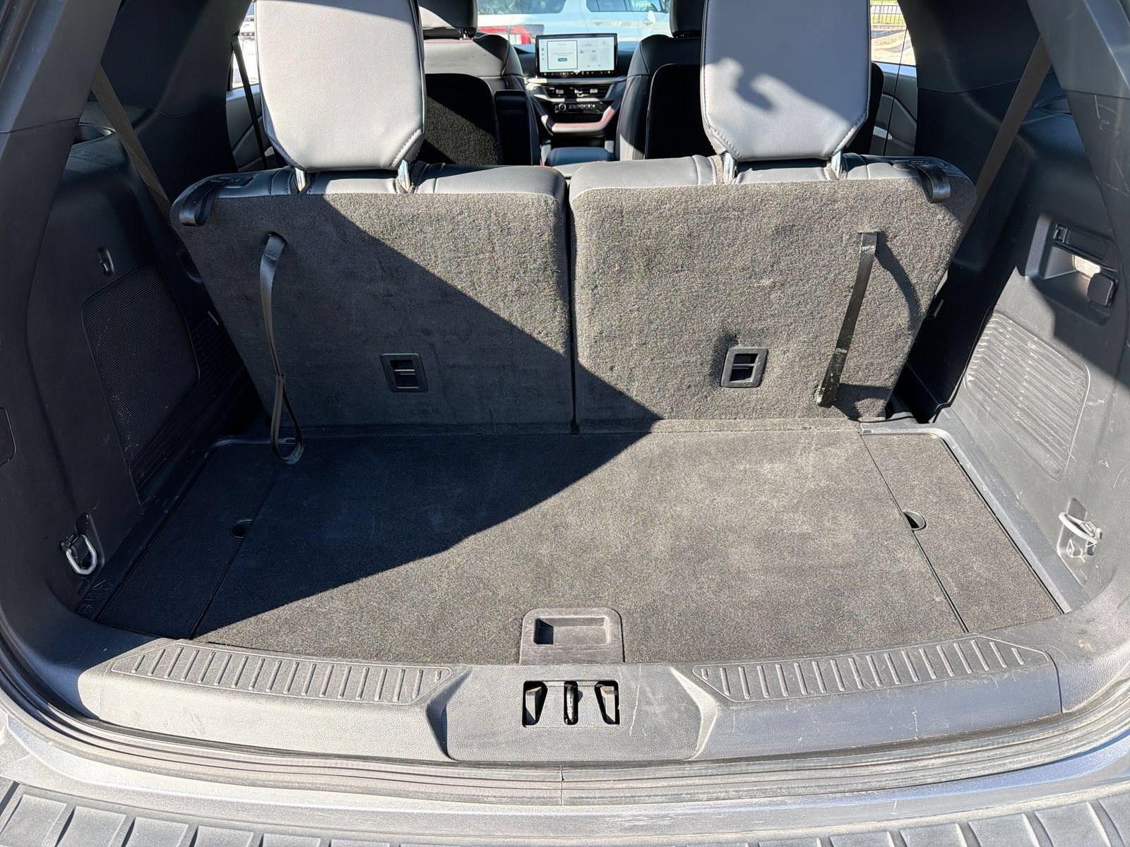 Certified 2025 Ford Explorer ST-Line AWD/4WD image 39