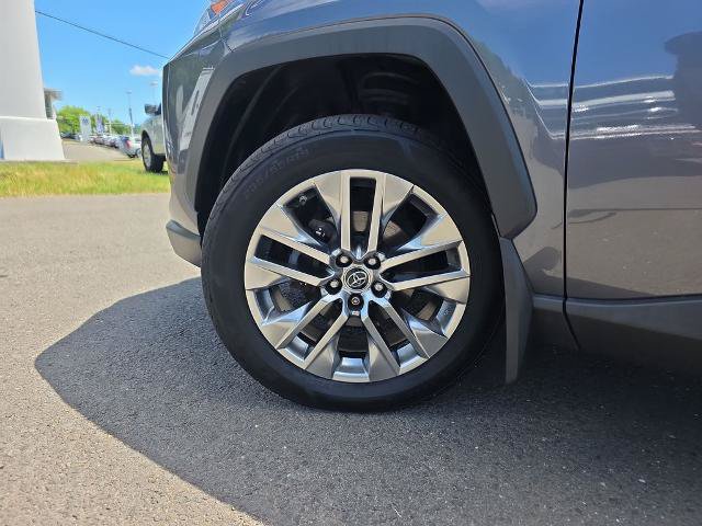 Used 2019 Toyota RAV4 Limited w/ Advanced Technology Package AWD/4WD image 14