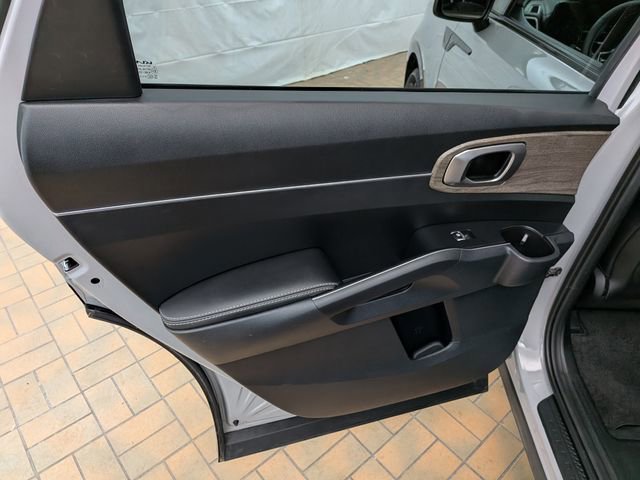 Used 2023 Kia Sorento EX w/ Panoramic Sunroof Package image 20