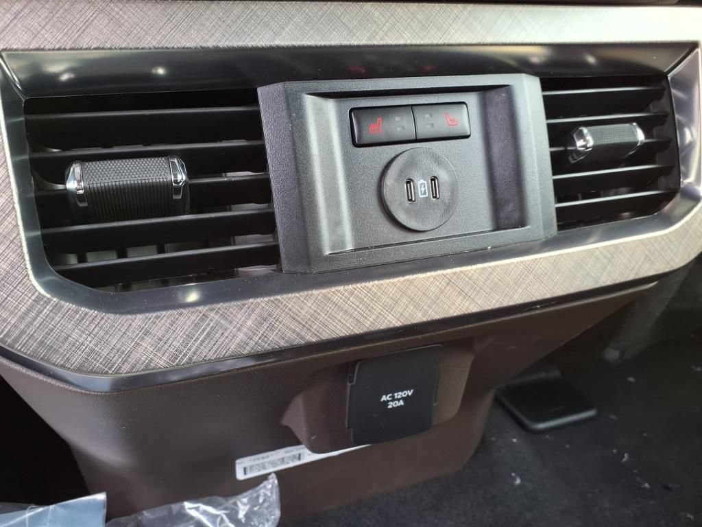 Certified 2025 Ford F350 King Ranch AWD/4WD image 17