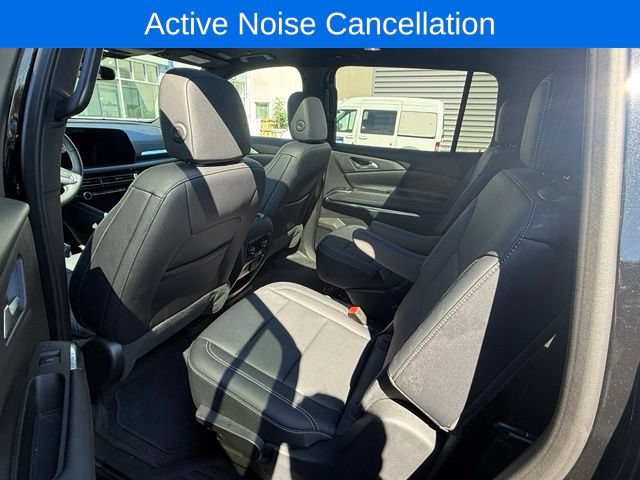 Used 2025 Chevrolet Traverse LT w/ Sun and Wheel Package FWD image 6