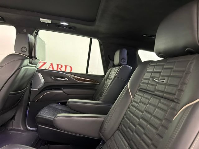 Used 2021 Cadillac Escalade Sport Platinum AWD/4WD image 13
