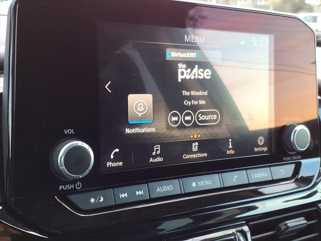 Used 2025 Nissan Pathfinder SV image 17