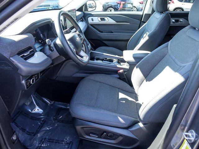 Certified 2025 Ford Explorer Active AWD/4WD image 13