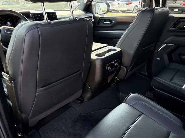 Used 2025 GMC Yukon Denali AWD/4WD image 17
