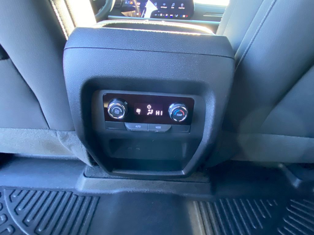 Used 2024 Chevrolet Traverse LS image 25