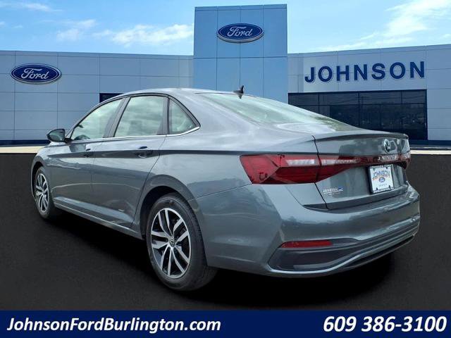 Used 2025 Volkswagen Jetta SE FWD image 5