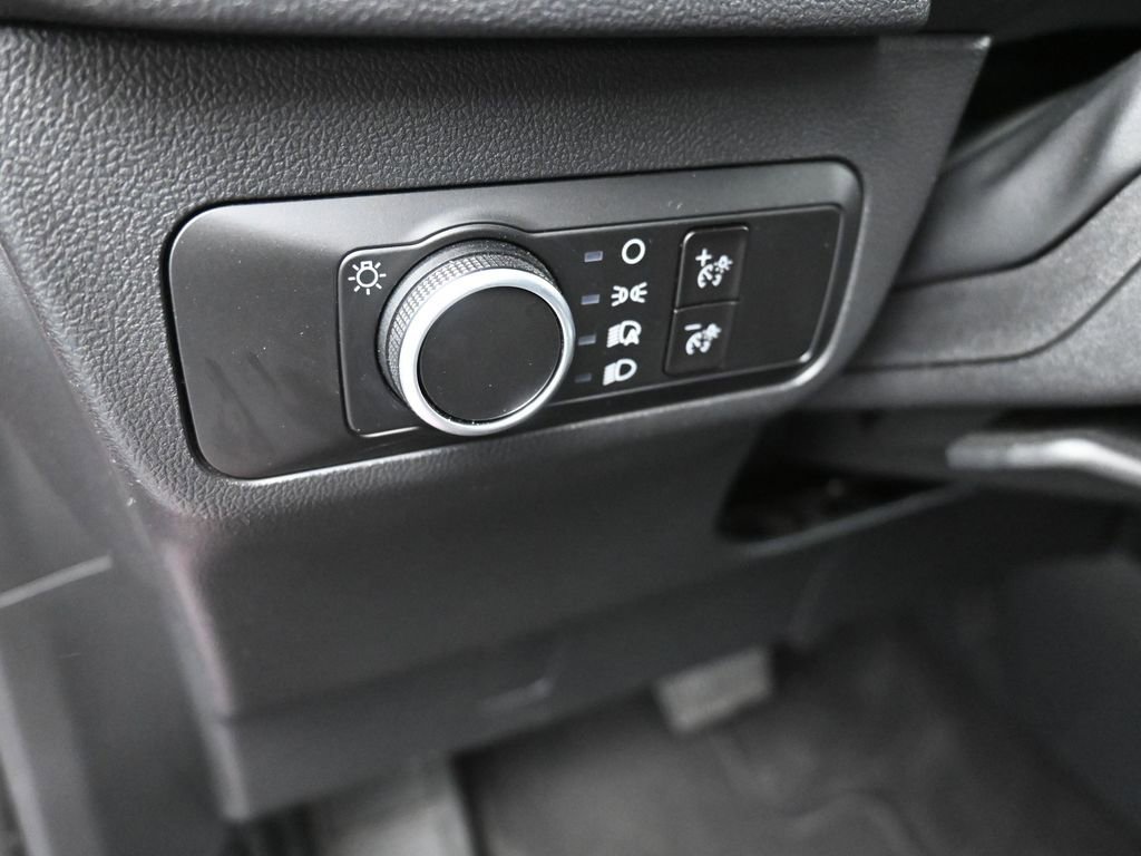 Certified 2025 Ford Escape ST-Line image 13