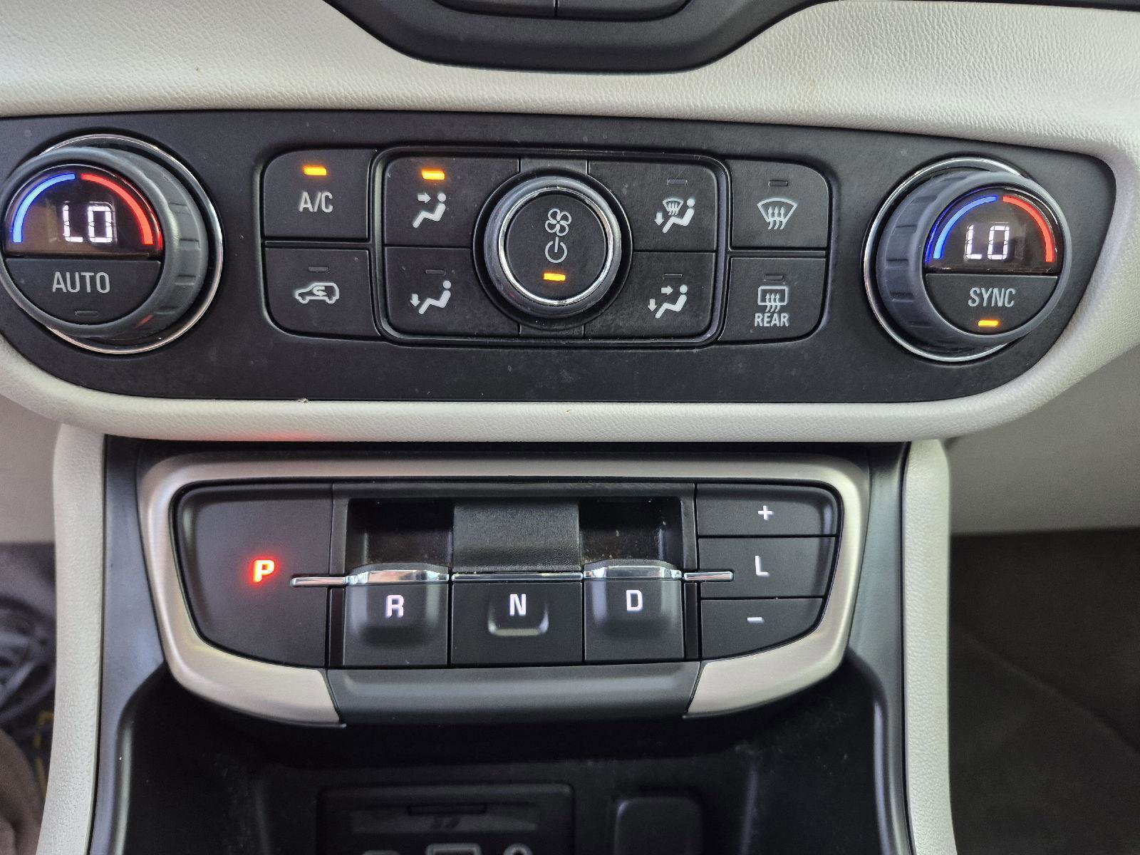 Used 2024 GMC Terrain Denali w/ Denali Premium Package image 19