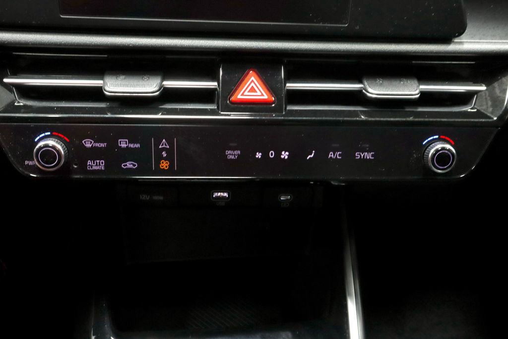 Used 2023 Kia Niro LX FWD image 30