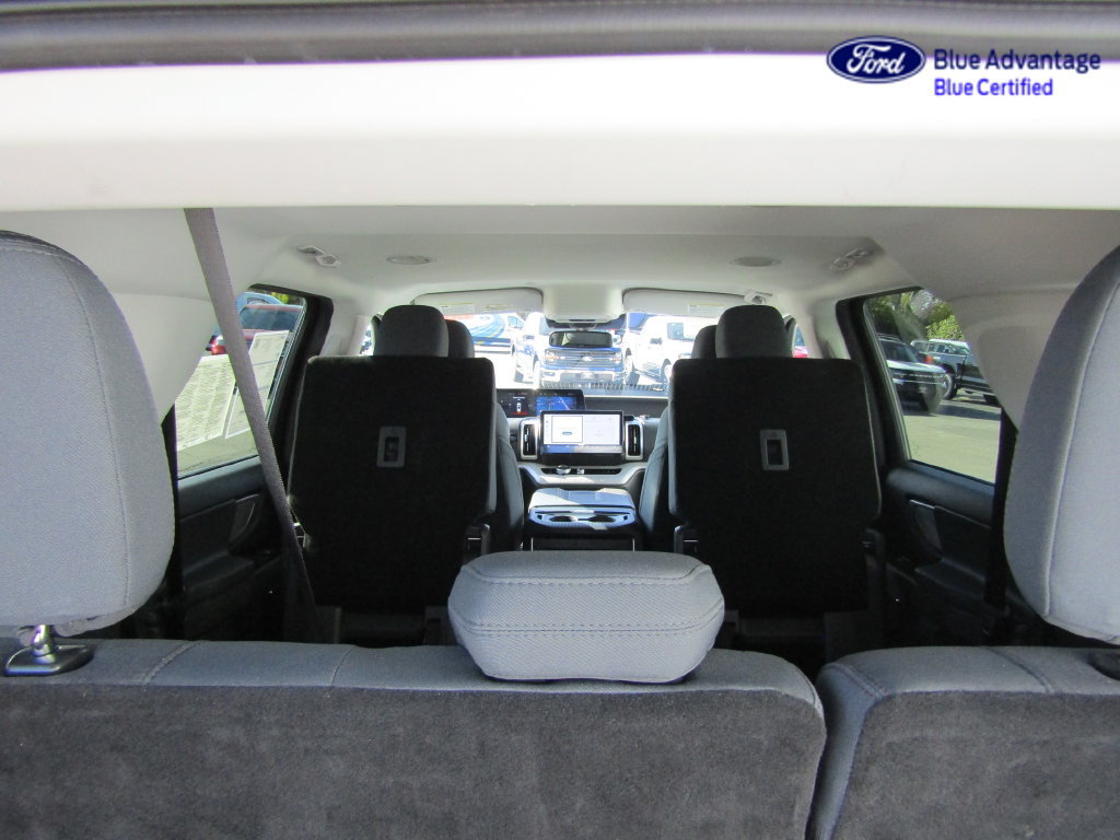 Certified 2025 Ford Expedition Active AWD/4WD image 20