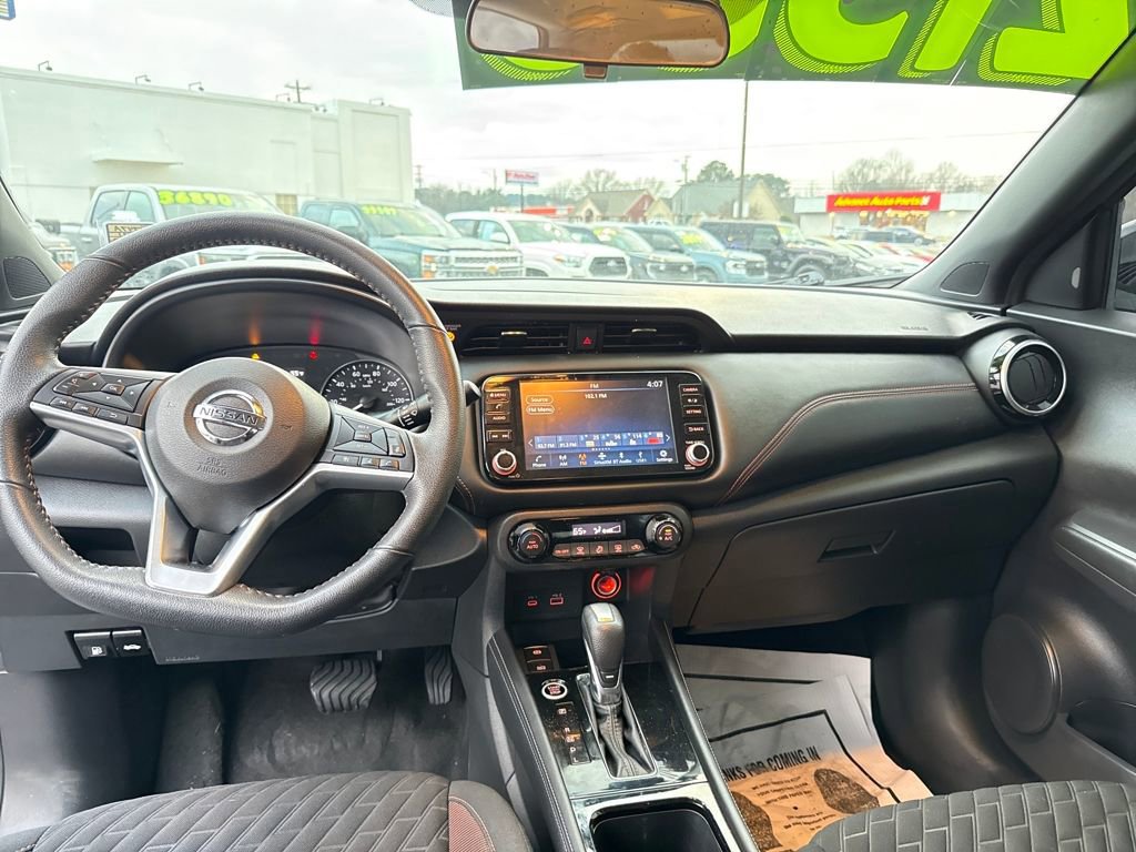 Used 2021 Nissan Kicks SR image 23