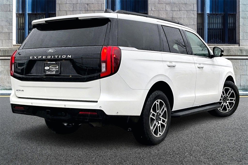 Certified 2025 Ford Expedition Active image 11