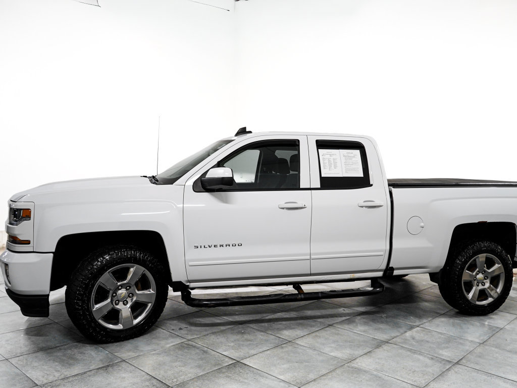 Used 2017 Chevrolet Silverado 1500 LT w/ All Star Edition AWD/4WD image 4