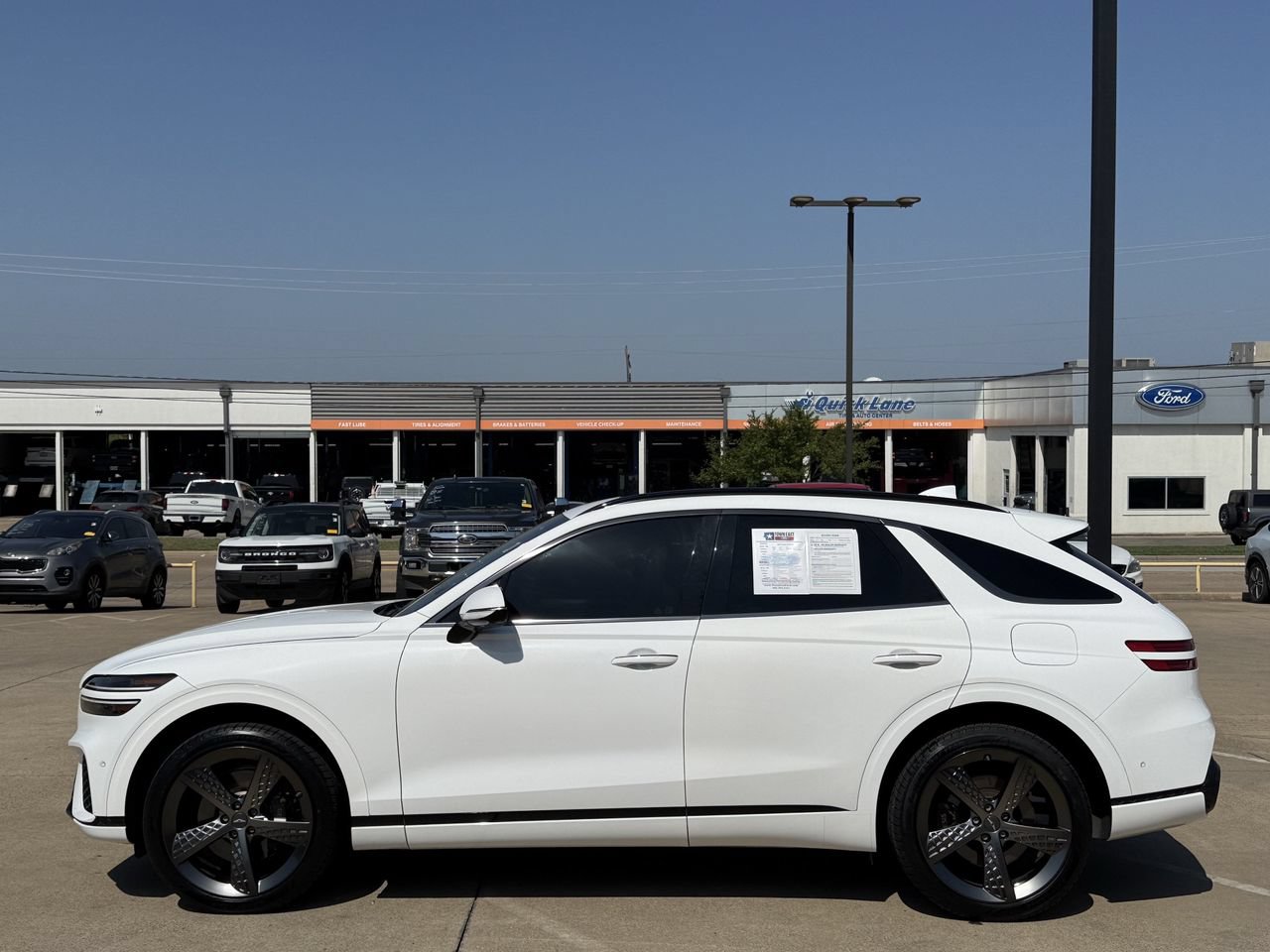 Used 2023 Genesis GV70 2.5T w/ Sport Prestige Package AWD/4WD image 3