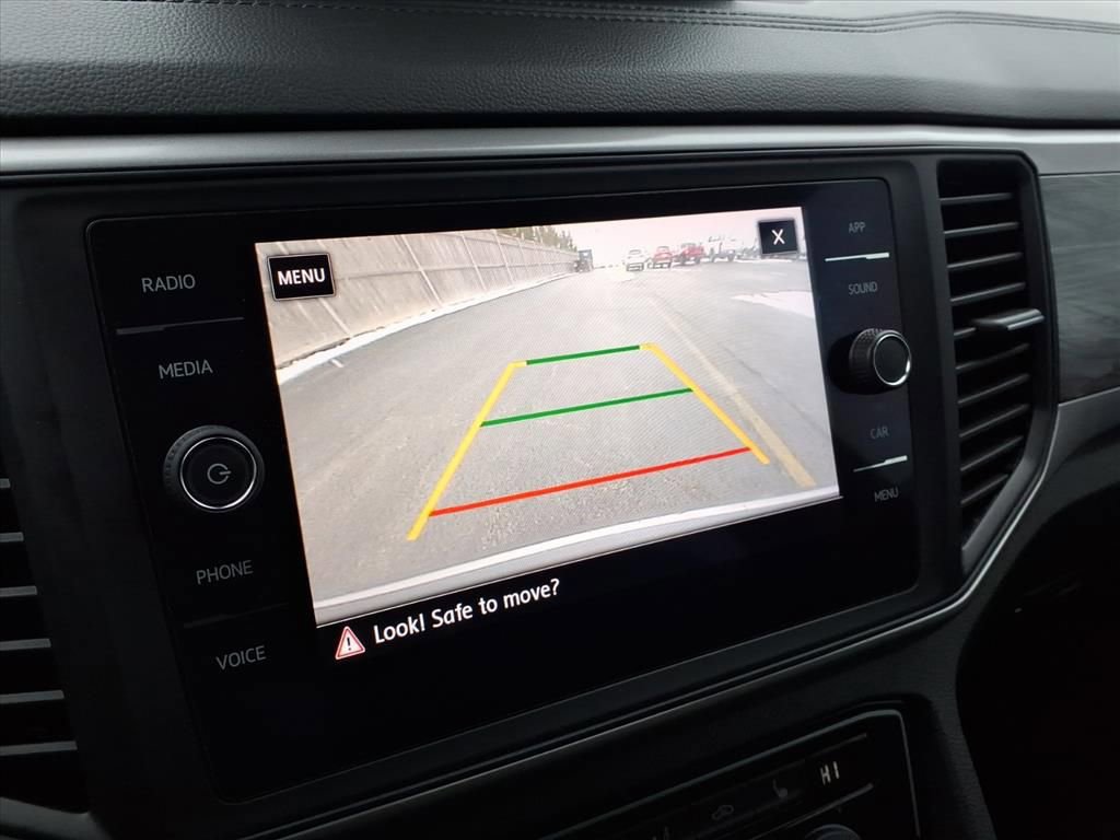 Used 2020 Volkswagen Atlas Cross Sport SE w/ Towing Package image 10