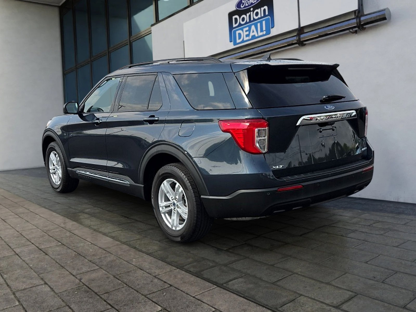 Certified 2023 Ford Explorer XLT AWD/4WD image 5