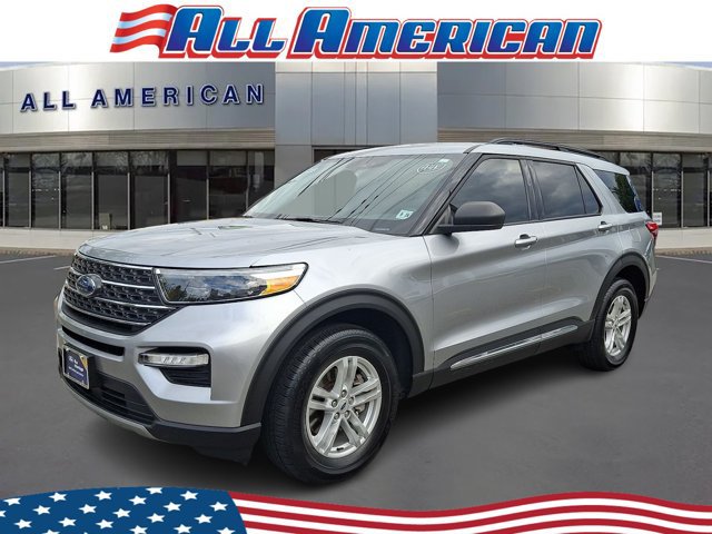 Certified 2023 Ford Explorer XLT w/ Equipment Group 202A AWD/4WD image 1