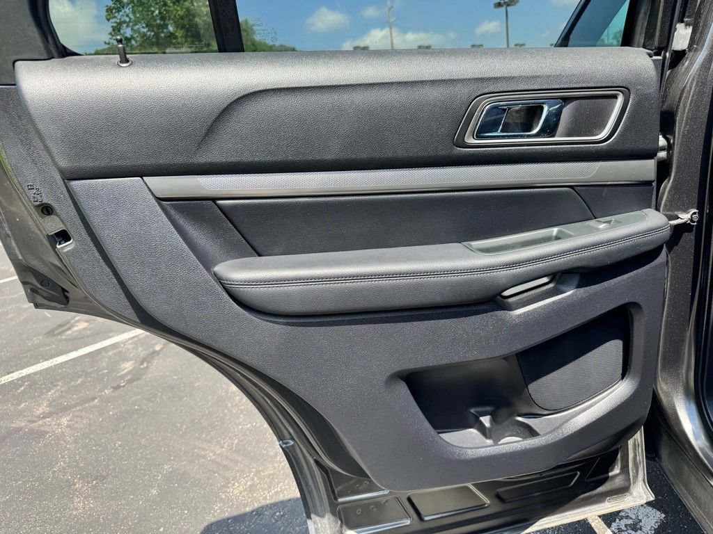 Certified 2019 Ford Explorer XLT w/ Equipment Group 202A AWD/4WD image 14