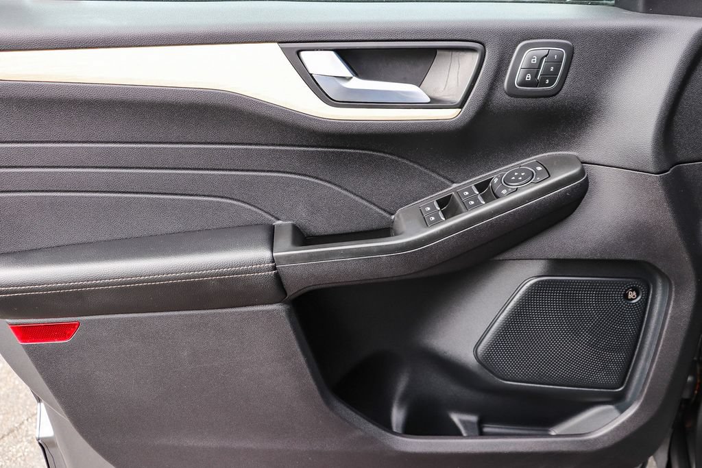Certified 2022 Ford Escape Titanium w/ Titanium Premium Package FWD image 28