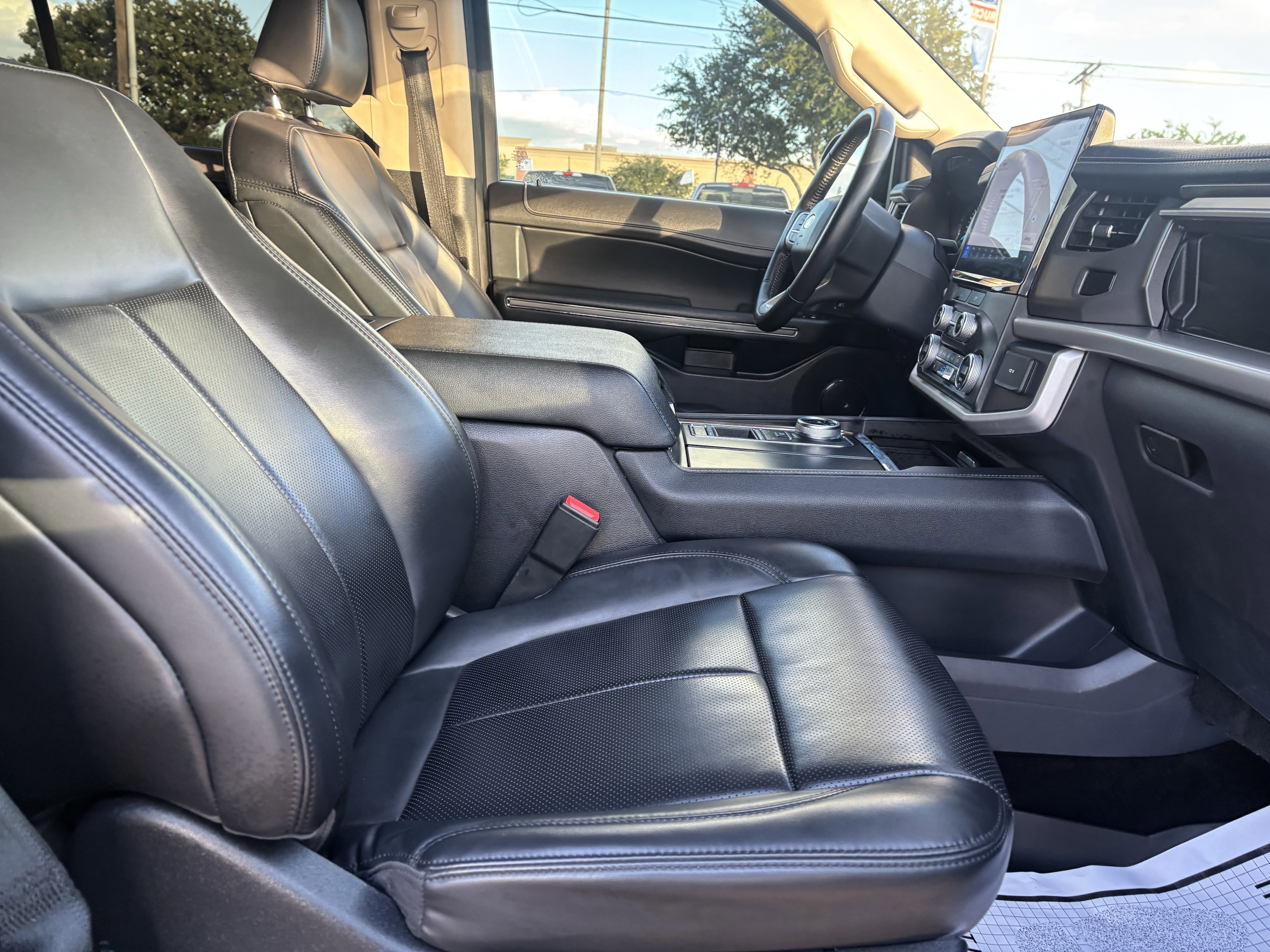 Certified 2022 Ford Expedition XLT image 26