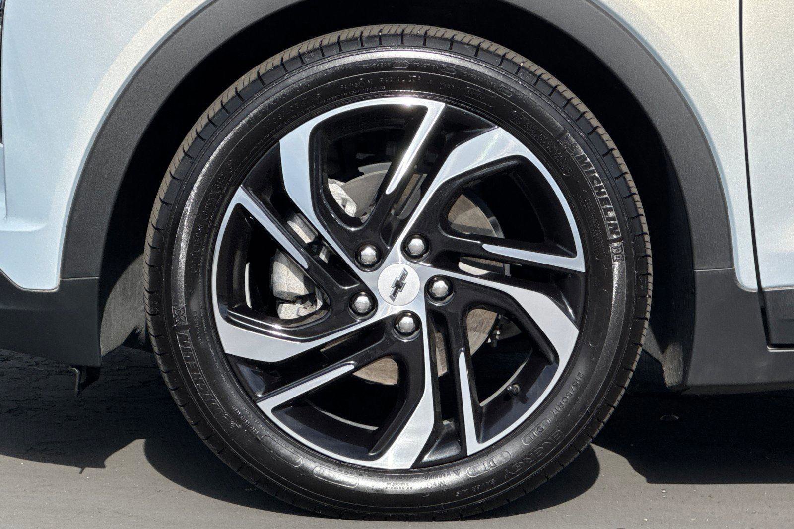 Used 2023 Chevrolet Bolt LT image 33