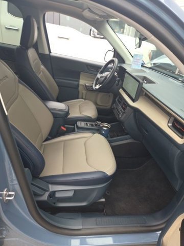 Certified 2025 Ford Maverick Lariat w/ 4K Tow Package AWD/4WD image 3
